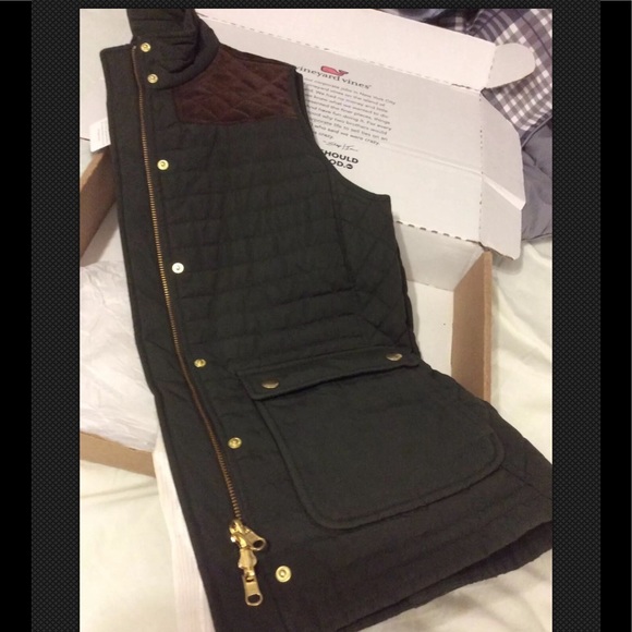 Vineyard Vines hunter vest Rare in olive - Picture 3 of 8